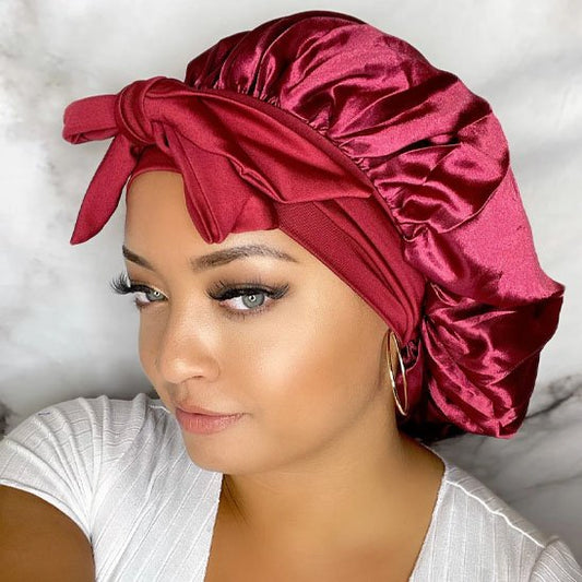 Bonnet en satin rouge